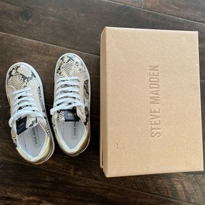 Steve Madden Snake print Sneakers